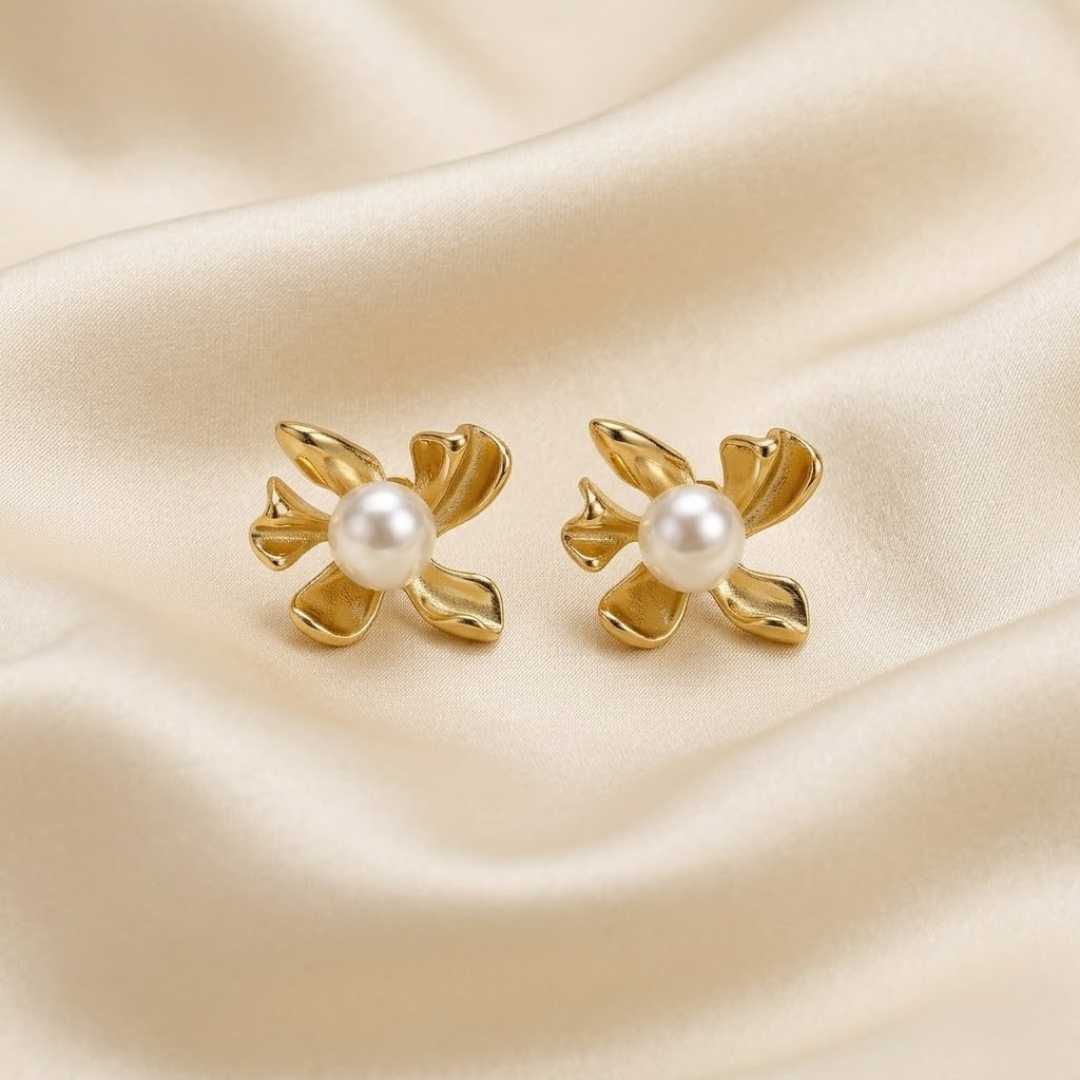 Flora Pearl Studs