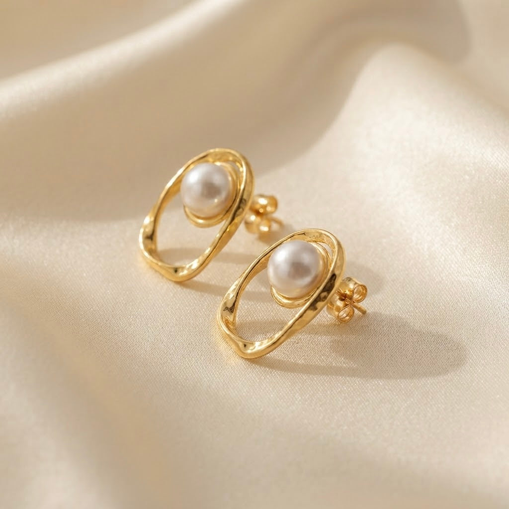 Isla Pearl Earrings