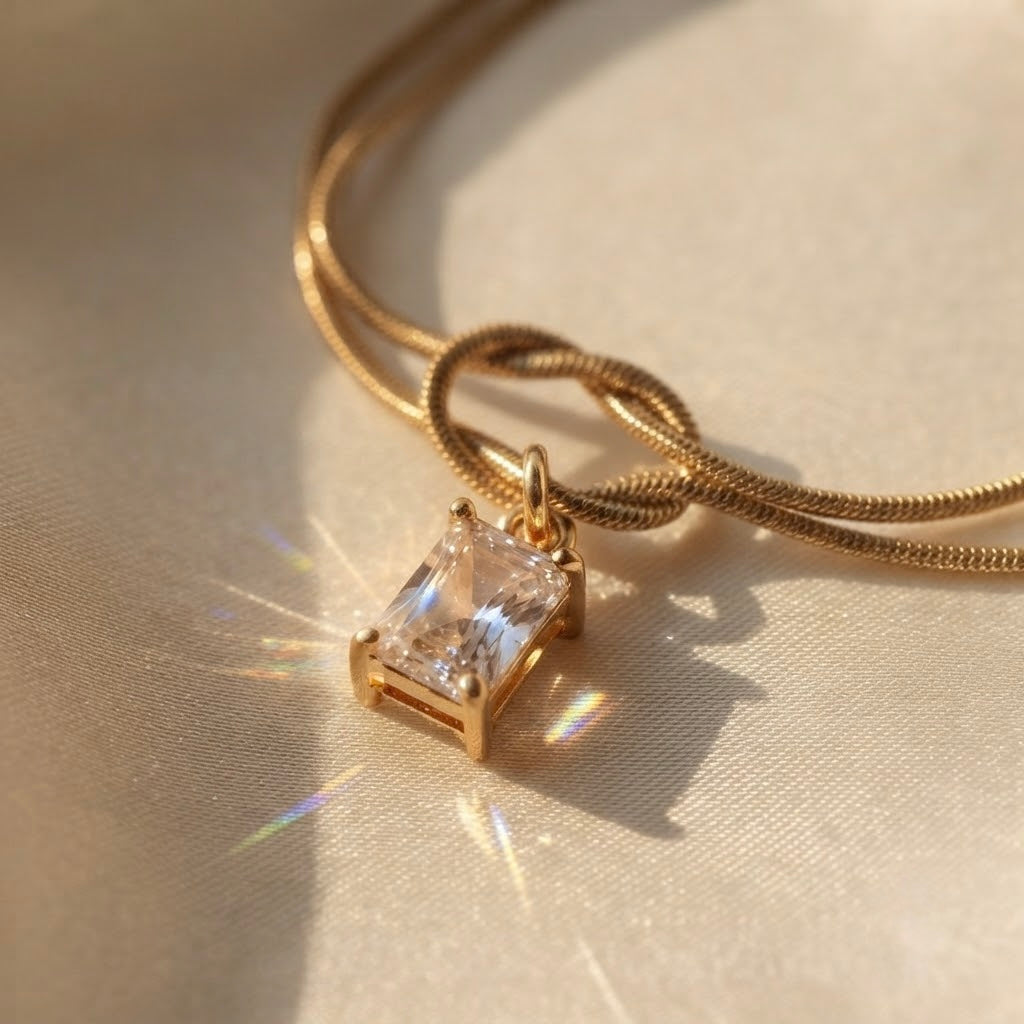 Julietta Pendant Necklace